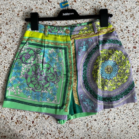 VERSACE WOMEN’S BARROCCO MOSAIC PRINT SILK TWILL SHORTS, 40 IT, Purple and Green - Picture 6 of 7
